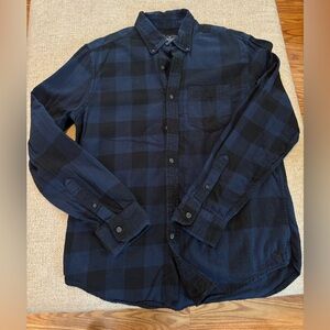 American Eagle Classic Fit Flannel Button up Shirt